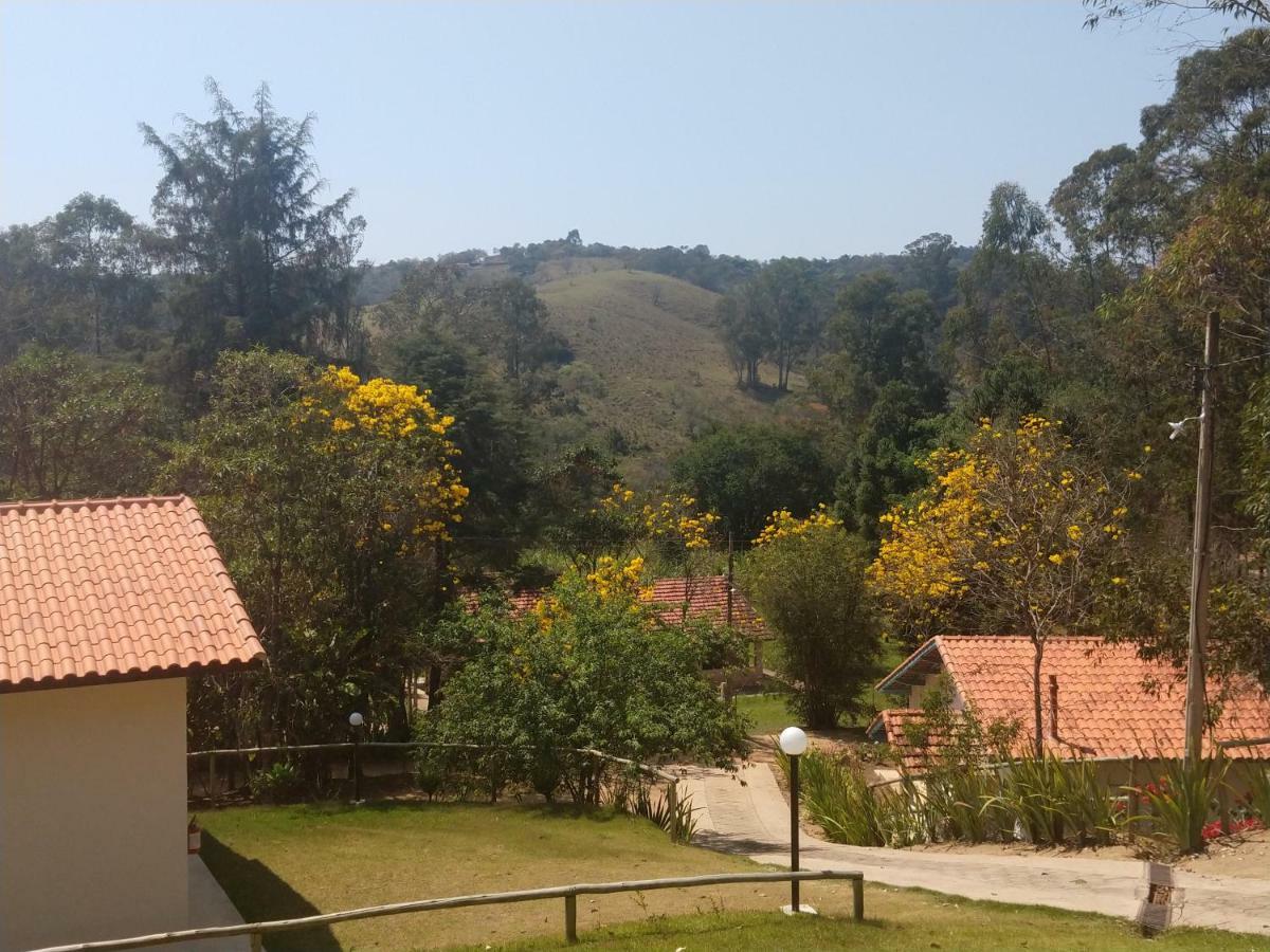Inn Colar De Ouro Cunha